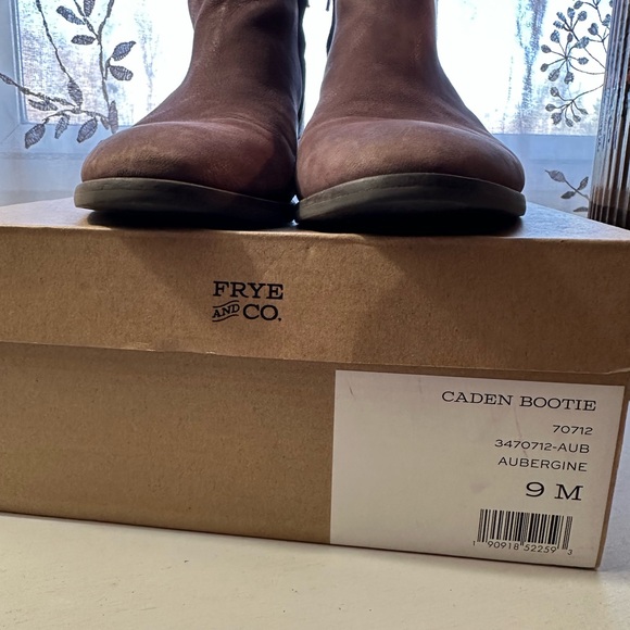Frye & Co. Caden Leather V Cutout Zip Booties Ankle Aubergine Boots - Picture 13 of 13